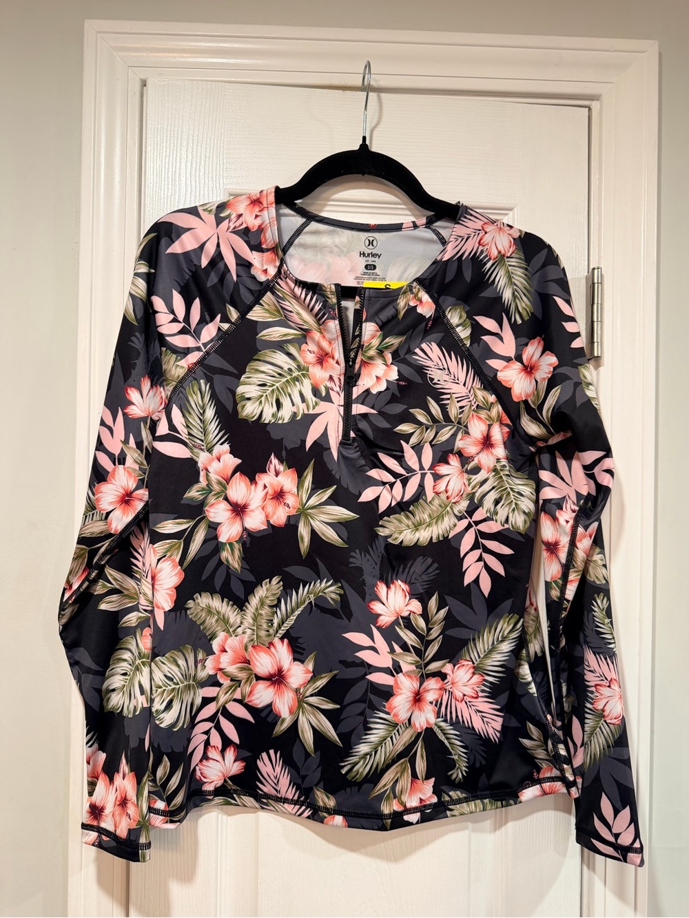 NWT Hurley Size S Floral Long Sleeve Rash Guard UPF 50+ Quarter Zip